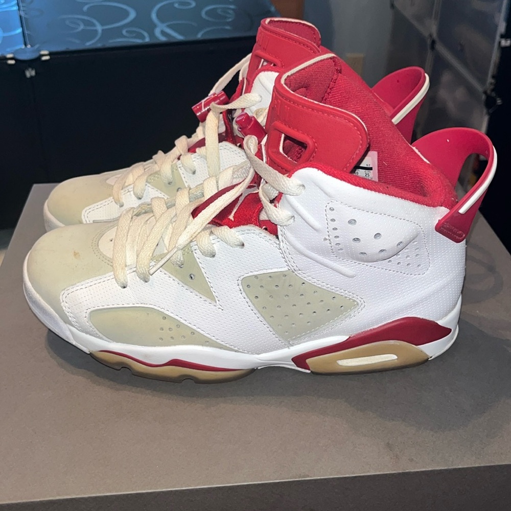 Air Jordan size 7 kids red white grey